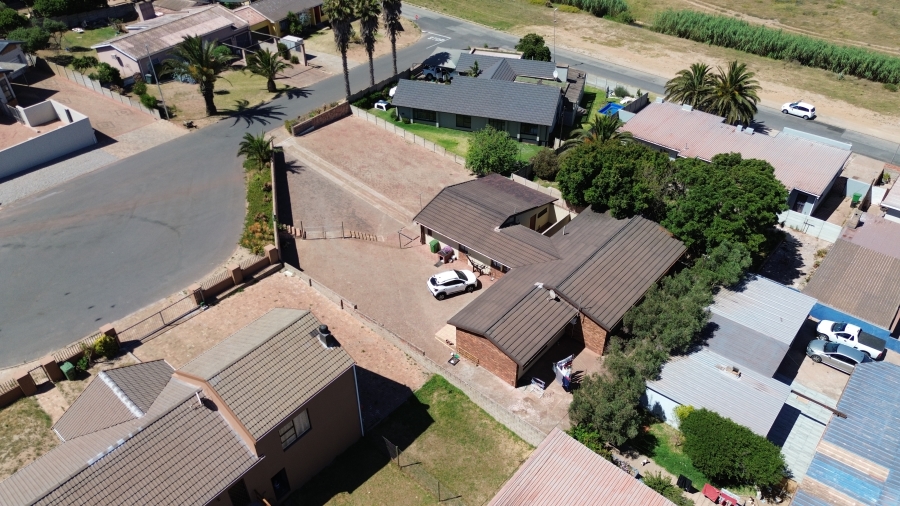 5 Bedroom Property for Sale in Vredenburg Western Cape